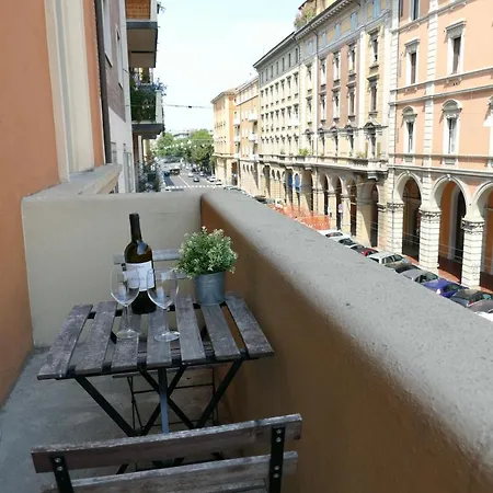 Apartment Piazza Dei Martiri Bologna